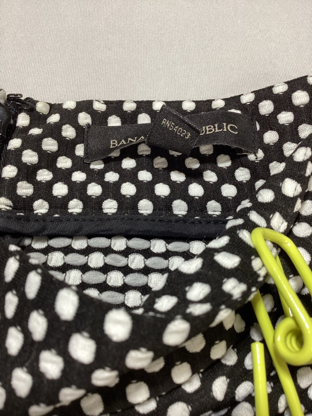 Banana Republic Black and White Dot Jacquad A-Line Midi Skirt - Picture 5 of 13
